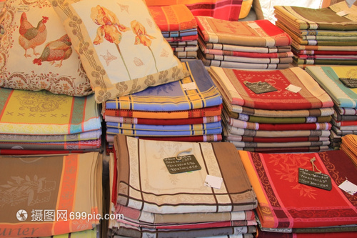 當?shù)厥袌龅湫图徔椘贰⑨樋椘芳霸吓l(fā)概況